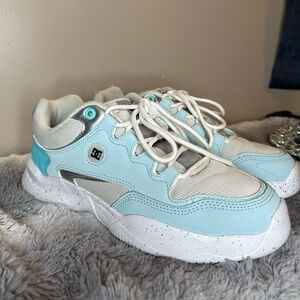 DC Decel Sneakers Women’s 8.5 Skater Shoes EUC Athletic Shoes
